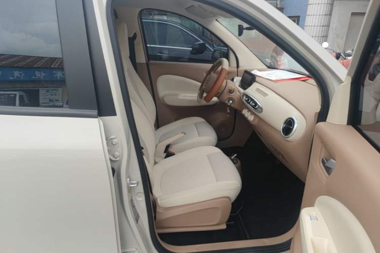 Used Wuling Hongguang MINIEV 2025 Four-Door Version Advanced Edition Right Front Seat