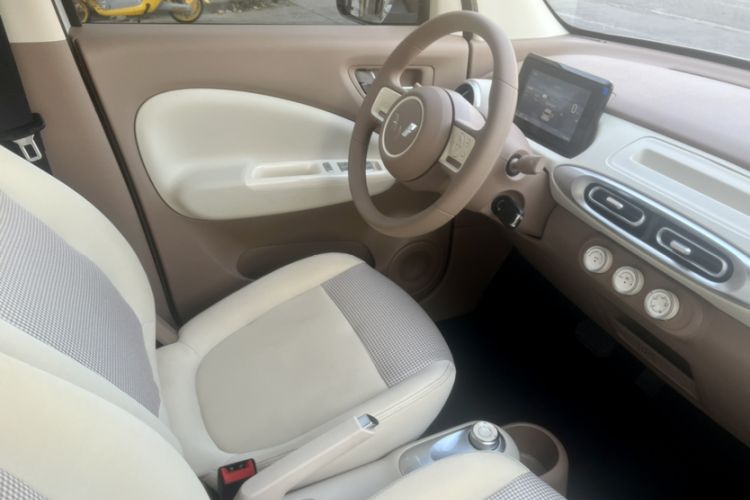 Used Wuling Hongguang MINIEV 2025 Four-Door Version Advanced Edition Right Front Seat