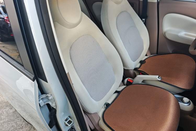 Used Wuling Hongguang MINIEV 2025 Four-Door Version Advanced Edition Right Front Seat