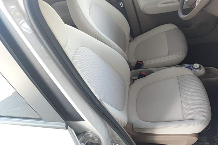 Used Wuling Hongguang MINIEV 2025 Four-Door Version Premium Edition Right Front Seat