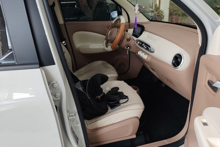 Used Wuling Hongguang MINIEV 2025 Four-Door Version Advanced Edition Right Front Seat