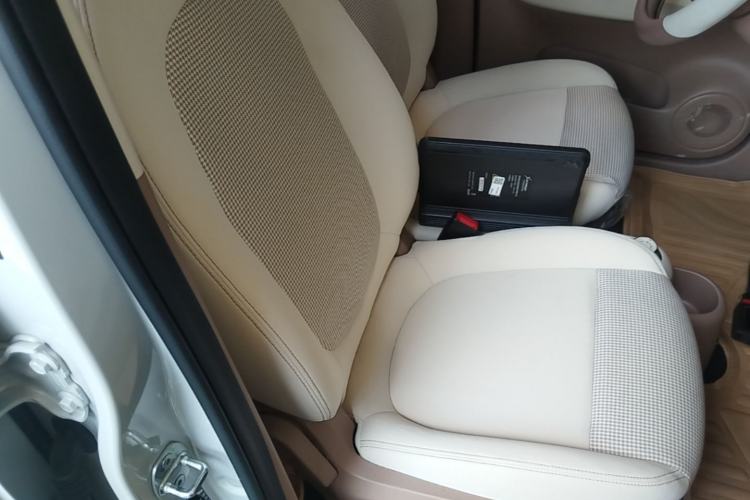Used Wuling Hongguang MINIEV 2025 Four-Door Version Advanced Edition Right Front Seat