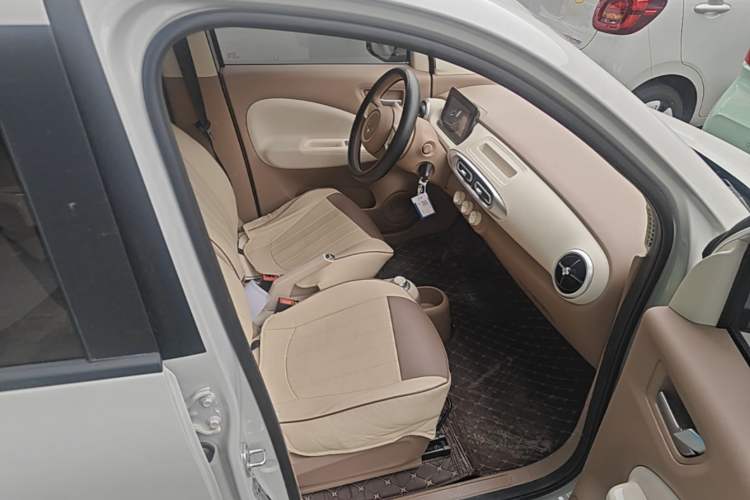 Used Wuling Hongguang MINIEV 2025 Four-Door Version Advanced Edition Right Front Seat