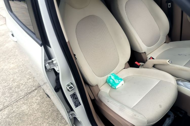 Used Wuling Hongguang MINIEV 2025 Four-Door Version Advanced Edition Right Front Seat