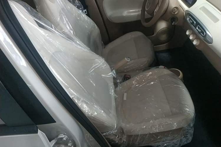 Used Wuling Hongguang MINIEV 2025 Four-Door Version Advanced Edition Right Front Seat