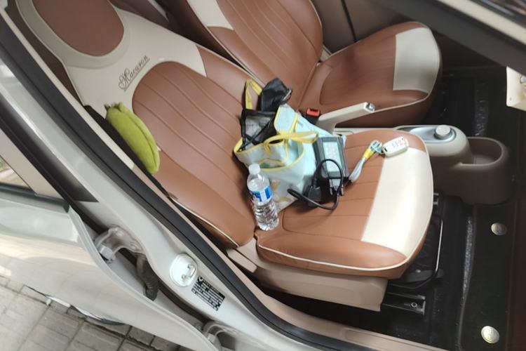 Used Wuling Hongguang MINIEV 2025 Four-Door Version Advanced Edition Right Front Seat