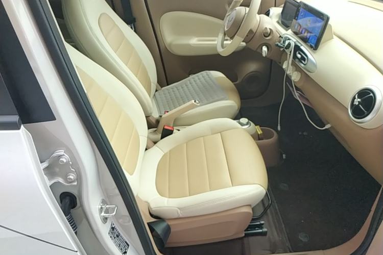 Used Wuling Hongguang MINIEV 2025 Four-Door Version Advanced Edition Right Front Seat