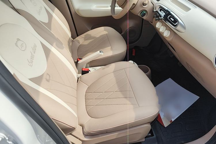 Used Wuling Hongguang MINIEV 2025 Four-Door Version Advanced Edition Right Front Seat