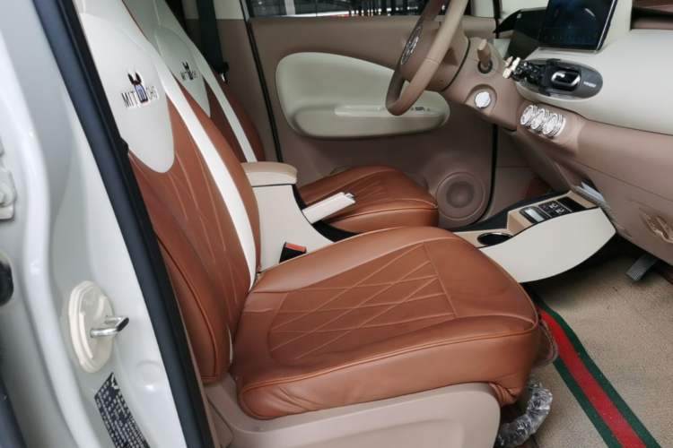 Used Wuling Hongguang MINIEV 2025 Four-Door Version Advanced Edition Right Front Seat