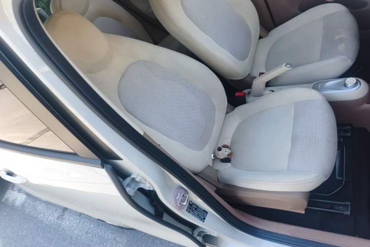 Used Wuling Hongguang MINIEV 2025 Four-Door Version Advanced Edition Right Front Seat