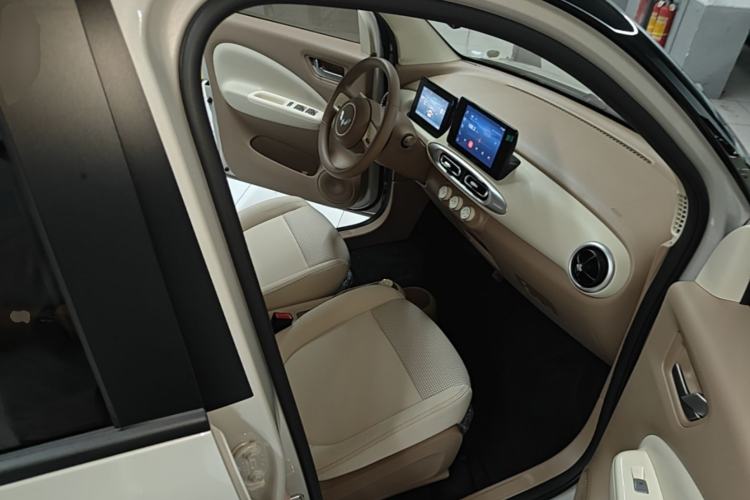 Used Wuling Hongguang MINIEV 2025 Four-Door Version Zhenxiang+ Edition Right Front Seat