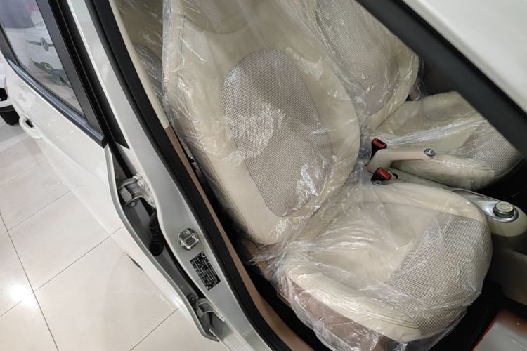 Used Wuling Hongguang MINIEV 2025 Four-Door Version Advanced Edition Right Front Seat