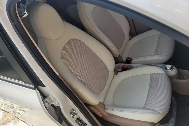 Used Wuling Hongguang MINIEV 2025 Four-Door Version Premium Edition Right Front Seat