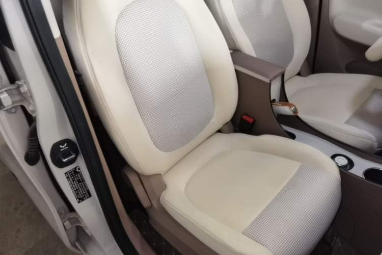 Used Wuling Hongguang MINIEV 2025 Four-Door Version Advanced Edition Right Front Seat