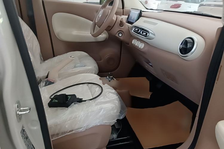 Used Wuling Hongguang MINIEV 2025 Four-Door Version Advanced Edition Right Front Seat