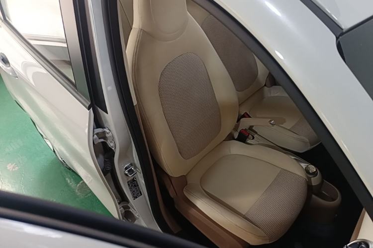 Used Wuling Hongguang MINIEV 2025 Four-Door Version Advanced Edition Right Front Seat
