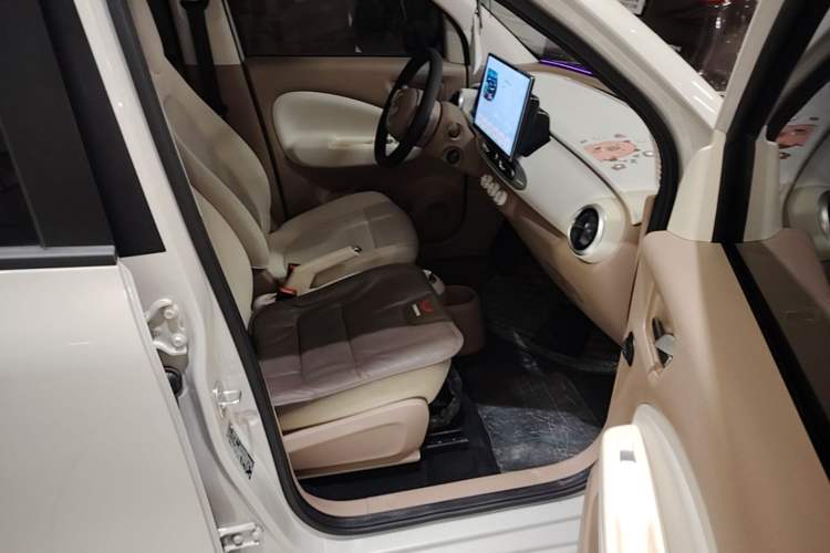 Used Wuling Hongguang MINIEV 2025 Four-Door Version Advanced Edition Right Front Seat