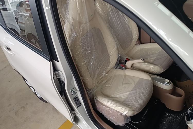 Used Wuling Hongguang MINIEV 2025 Four-Door Version Advanced Edition Right Front Seat