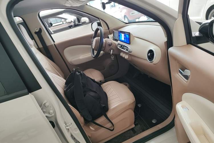 Used Wuling Hongguang MINIEV 2025 Four-Door Version Advanced Edition Right Front Seat