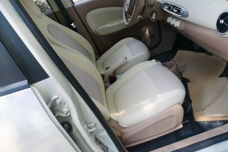 Used Wuling Hongguang MINIEV 2025 Four-Door Version Advanced Edition Right Front Seat
