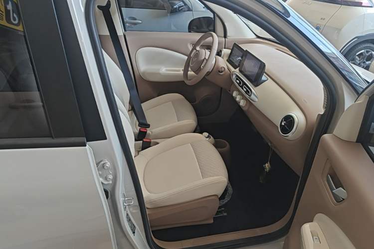 Used Wuling Hongguang MINIEV 2025 Four-Door Version Zhenxiang+ Edition Right Front Seat