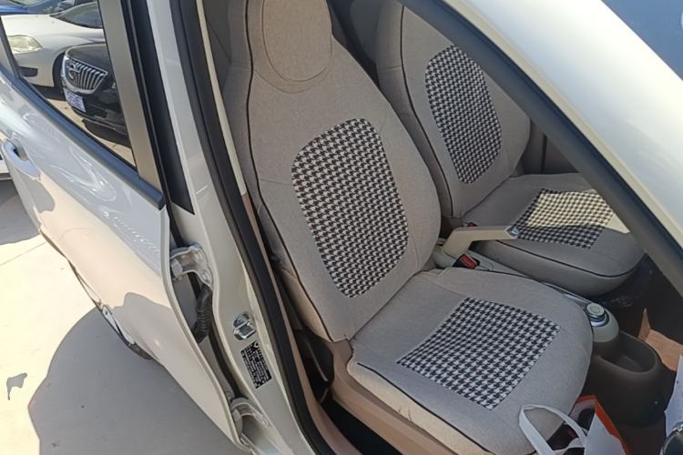 Used Wuling Hongguang MINIEV 2025 Four-Door Version Advanced Edition Right Front Seat