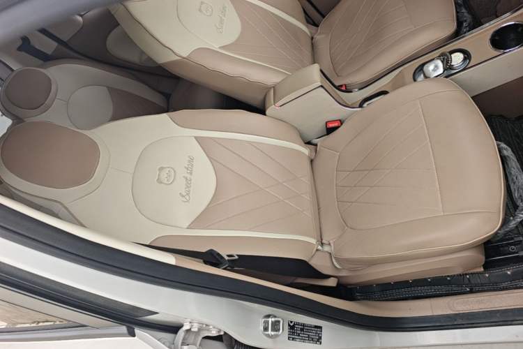 Used Wuling Hongguang MINIEV 2025 Four-Door Version Zhenxiang+ Edition Right Front Seat