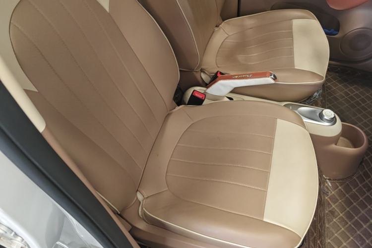 Used Wuling Hongguang MINIEV 2025 Four-Door Version Advanced Edition Right Front Seat