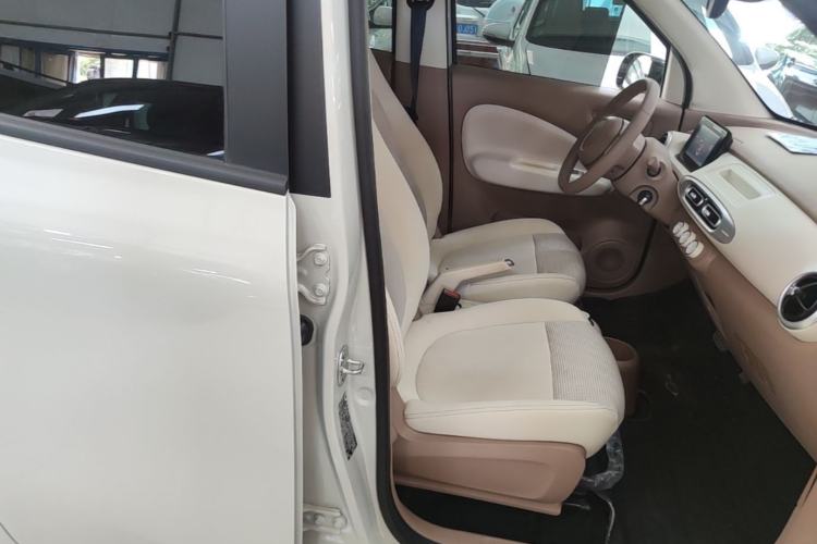 Used Wuling Hongguang MINIEV 2025 Four-Door Version Advanced Edition Right Front Seat