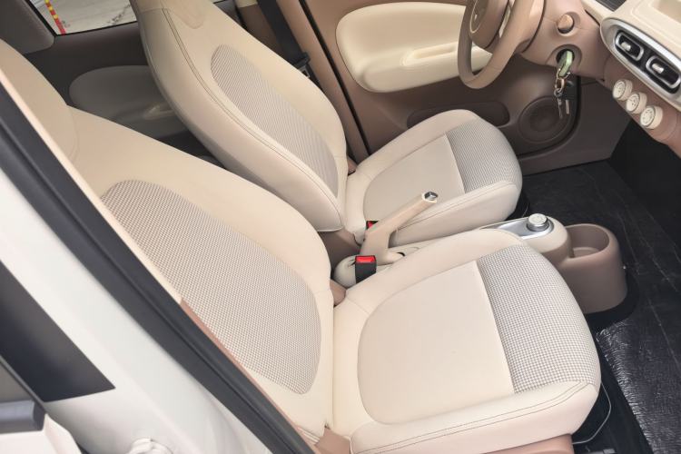 Used Wuling Hongguang MINIEV 2025 Four-Door Version Advanced Edition Right Front Seat