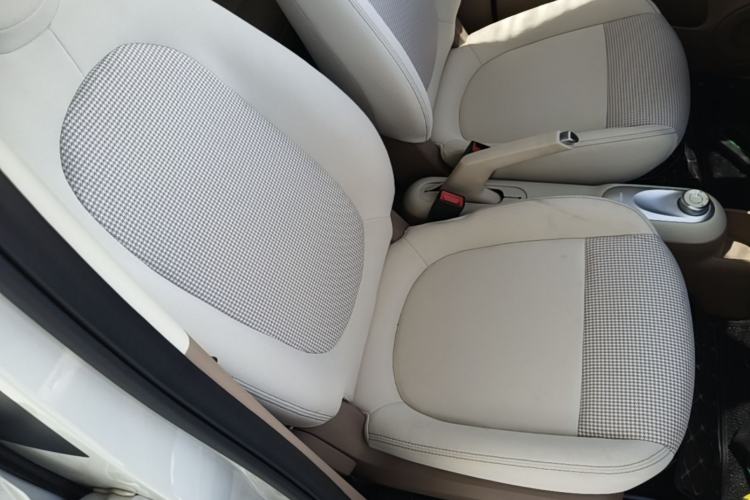 Used Wuling Hongguang MINIEV 2025 Four-Door Version Advanced Edition Right Front Seat