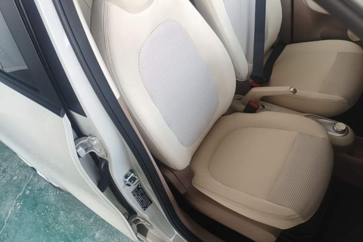 Used Wuling Hongguang MINIEV 2025 Four-Door Version Advanced Edition Right Front Seat