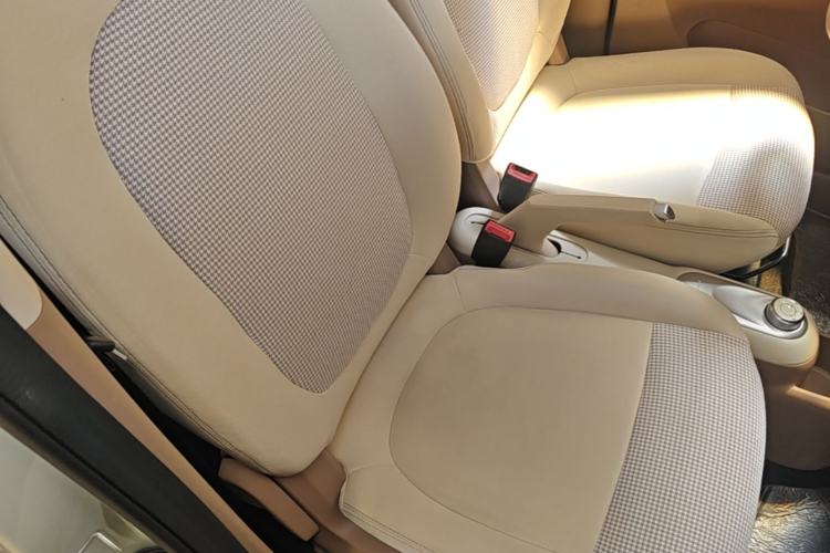 Used Wuling Hongguang MINIEV 2025 Four-Door Version Advanced Edition Right Front Seat