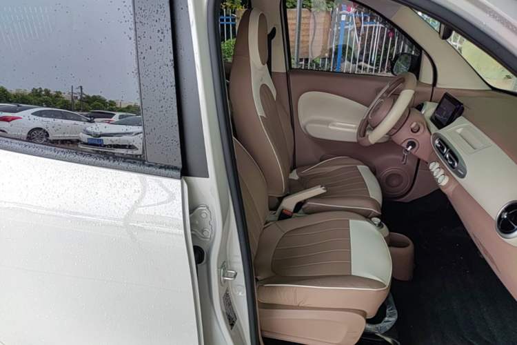 Used Wuling Hongguang MINIEV 2025 Four-Door Version Advanced Edition Right Front Seat
