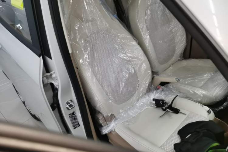 Used Wuling Hongguang MINIEV 2025 Four-Door Version Advanced Edition Right Front Seat