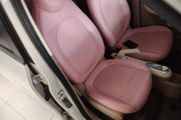 Used Wuling Hongguang MINIEV 2025 Four-Door Version Advanced Edition Right Front Seat