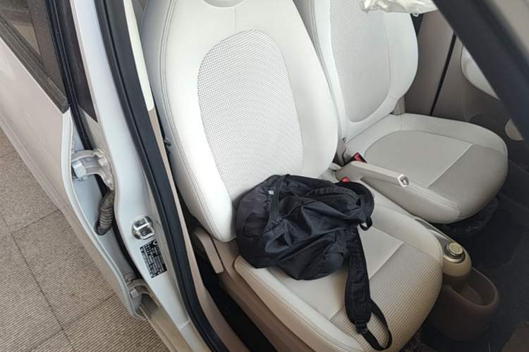 Used Wuling Hongguang MINIEV 2025 Four-Door Version Advanced Edition Right Front Seat