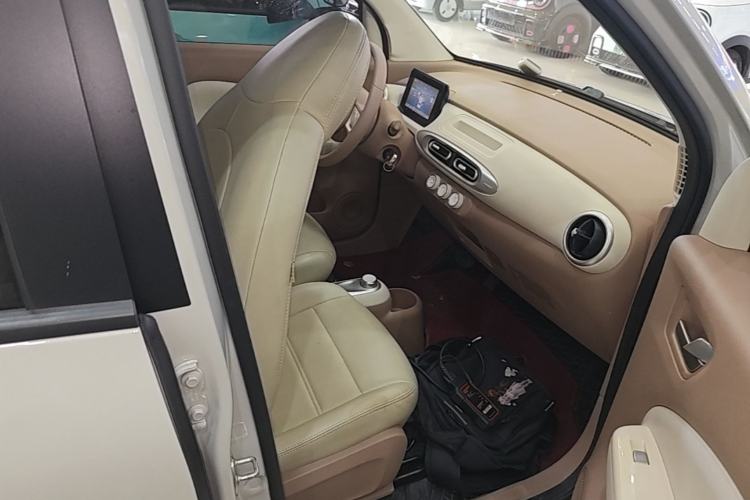Used Wuling Hongguang MINIEV 2025 Four-Door Version Advanced Edition Right Front Seat
