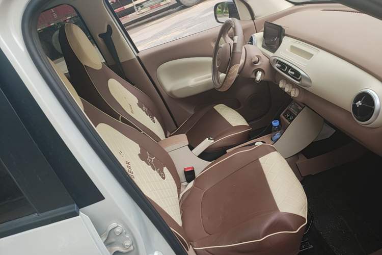 Used Wuling Hongguang MINIEV 2025 Four-Door Version Advanced Edition Right Front Seat