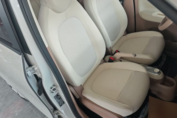 Used Wuling Hongguang MINIEV 2025 Four-Door Version Advanced Edition Right Front Seat