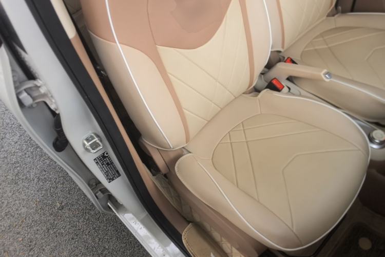 Used Wuling Hongguang MINIEV 2025 Four-Door Version Advanced Edition Right Front Seat