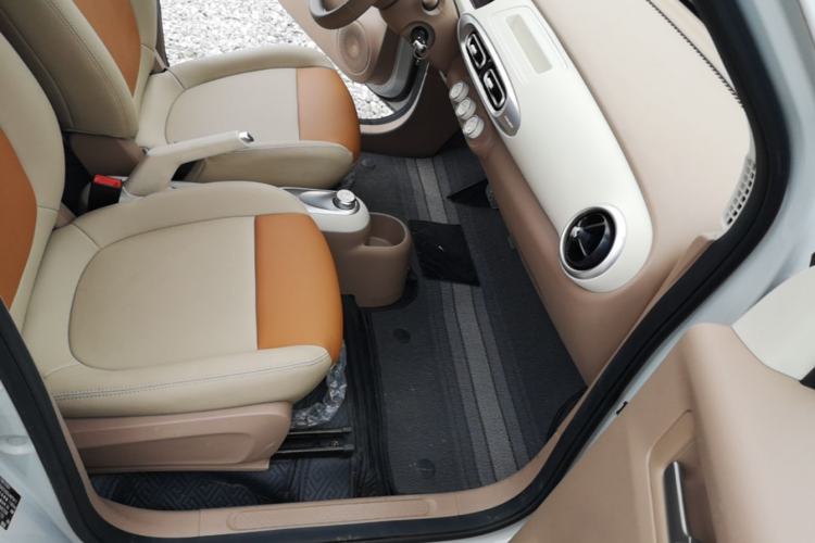 Used Wuling Hongguang MINIEV 2025 Four-Door Version Advanced Edition Right Front Seat