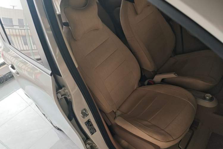 Used Wuling Hongguang MINIEV 2025 Four-Door Version Advanced Edition Right Front Seat
