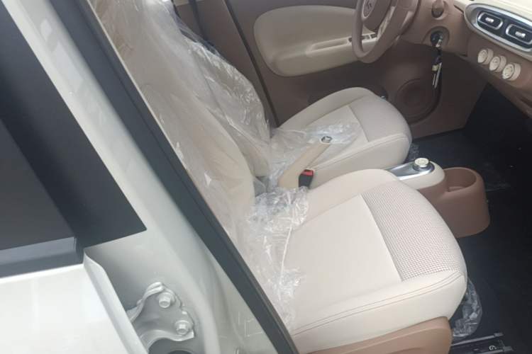 Used Wuling Hongguang MINIEV 2025 Four-Door Version Advanced Edition Right Front Seat