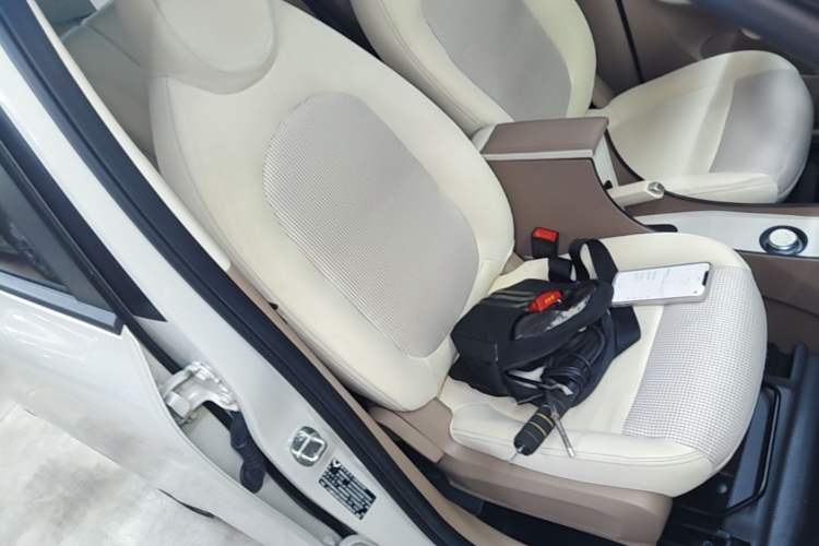 Used Wuling Hongguang MINIEV 2025 Four-Door Version Advanced Edition Right Front Seat