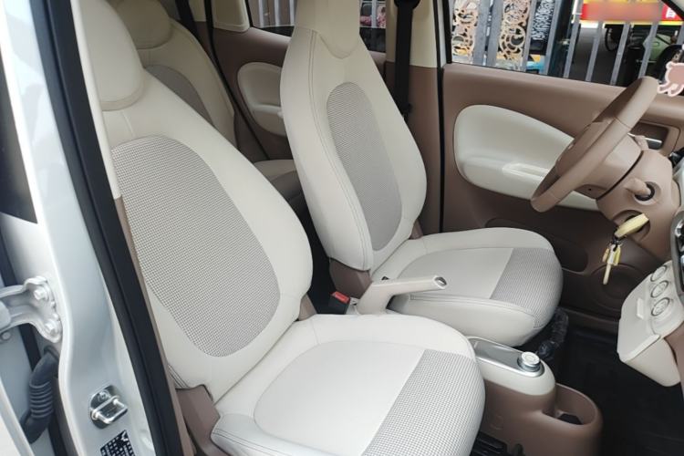 Used Wuling Hongguang MINIEV 2025 Four-Door Version Advanced Edition Right Front Seat