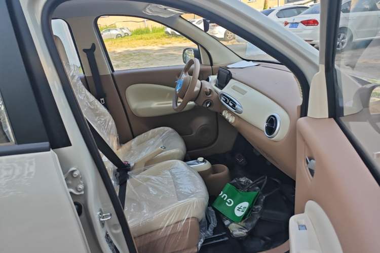Used Wuling Hongguang MINIEV 2025 Four-Door Version Advanced Edition Right Front Seat