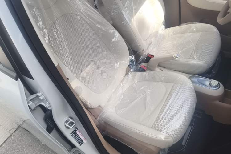 Used Wuling Hongguang MINIEV 2025 Four-Door Version Advanced Edition Right Front Seat