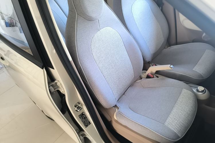 Used Wuling Hongguang MINIEV 2025 Four-Door Version Advanced Edition Right Front Seat