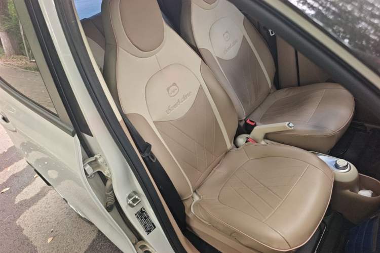 Used Wuling Hongguang MINIEV 2025 Four-Door Version Advanced Edition Right Front Seat